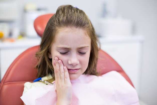 Почему лечение верхних зубов считается более болезненным?