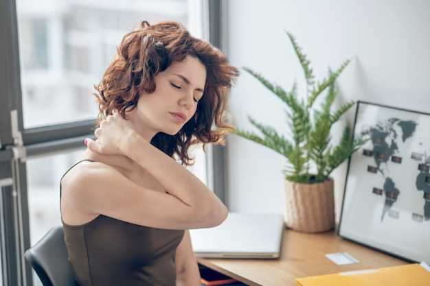 Симптомы и причины возникновения болей в шее и плече