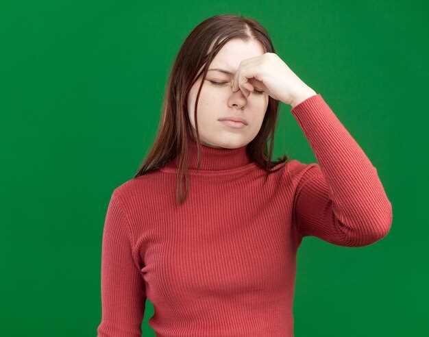 Почему болит голова во время менструации